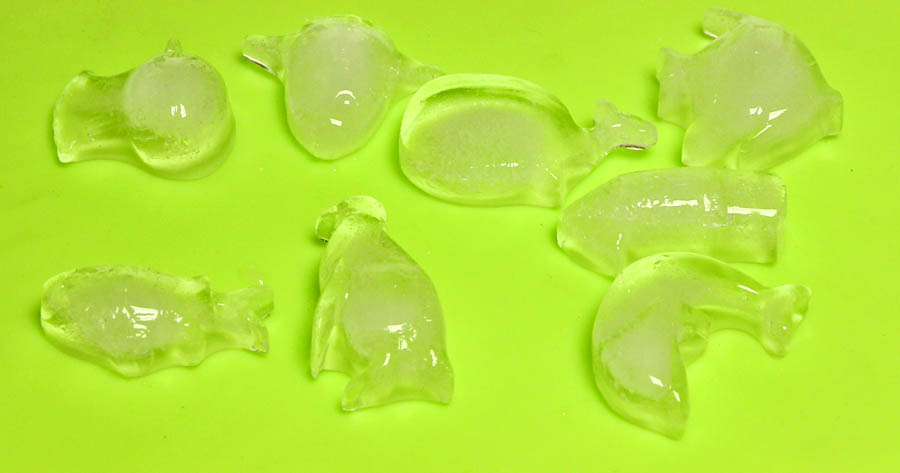 иликоновые формы для льда – это самые удобное приспособление для изготовления льда для напитков. Простота в использовании и главное, отличный результат, вот преимущества силиконовых форм.