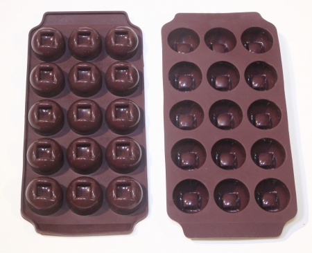 Силиконовая форма для шоколада, леденцов, карамели Полусферы с квадратиком, 15 ячеек